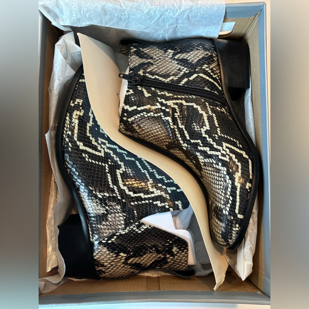 New Vionic Clara Boa Snakeskin Pattern Ankle Boot… - image 8